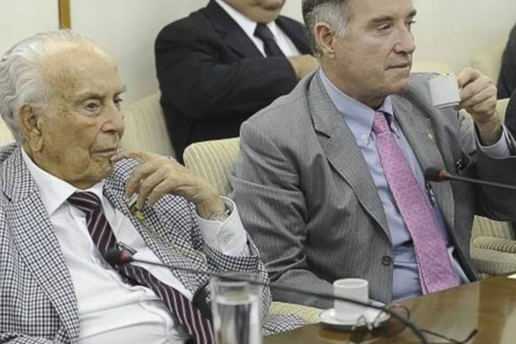 
	Eike e seu pai, Eliezer Batista: a OSX est&aacute; bem posicionada para conquistar novos contratos com a Petrobras
 (Fábio Rodrigues Pozzebom/Agência Brasil)