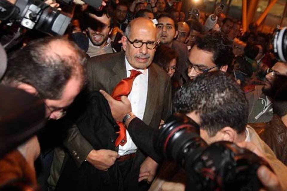 ElBaradei critica transição e pede governo de união