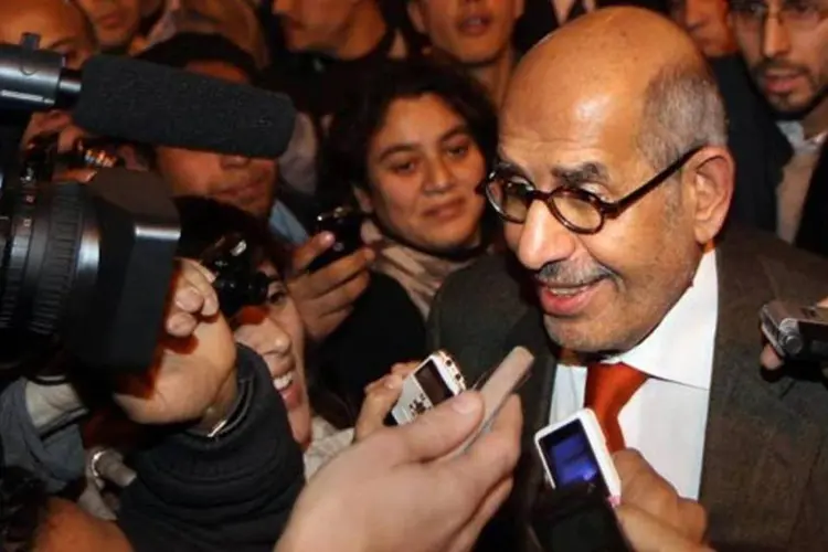 ElBaradei, dirigente da oposição egípcia e Nobel da Paz, recebeu 35% dos votos dos internautas e foi seguido pelo intelectual islamita Mohammed Selim al-Awa, com 21% (Peter Macdiarmid/Getty Images)