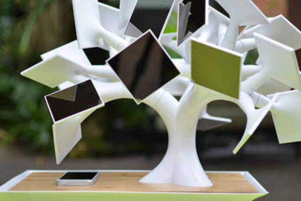 Electree: um carregador solar em forma de bonsai