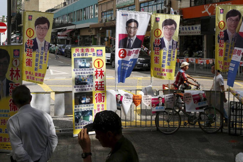 Forças pró-Pequim vencem eleições municipais em Hong Kong