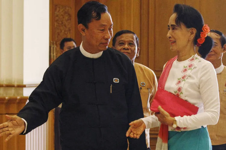 
	Mianmar: &quot;Ela ser&aacute; a ministra das Rela&ccedil;&otilde;es Exteriores&quot;, anunciou Zaw Myint Maung, porta-voz da Liga Nacional para a Democracia
 (Soe Zeya Tun / Reuters)