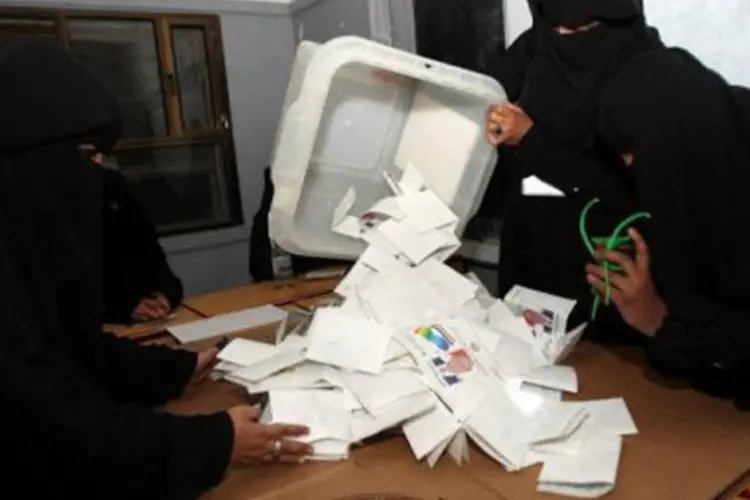 15.974 pessoas votaram contra a escolha de Hadi (Mohammed Huwais/AFP)