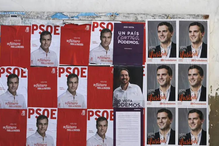 
	Espanha: cartazes nas ruas para candidatos das elei&ccedil;&otilde;es espanholas
 (Marcelo del Pozo / Reuters)