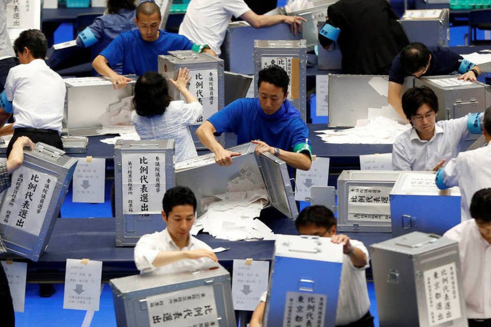 Bloco governista do Japão conquista vitória em eleição