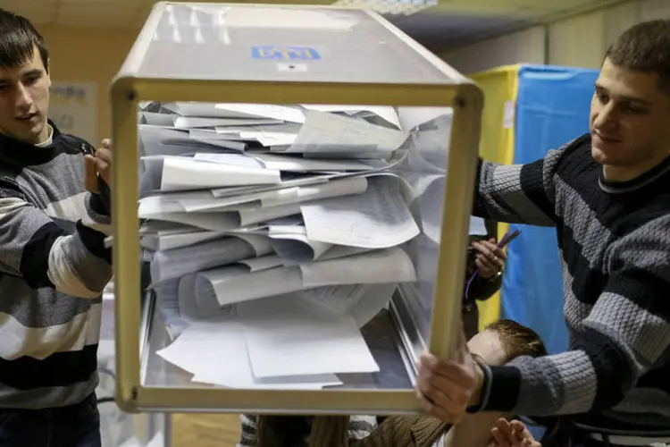 Votos na Ucrânia: não houve votação nas áreas dominadas pelos separatistas (Gleb Garanich/Reuters)
