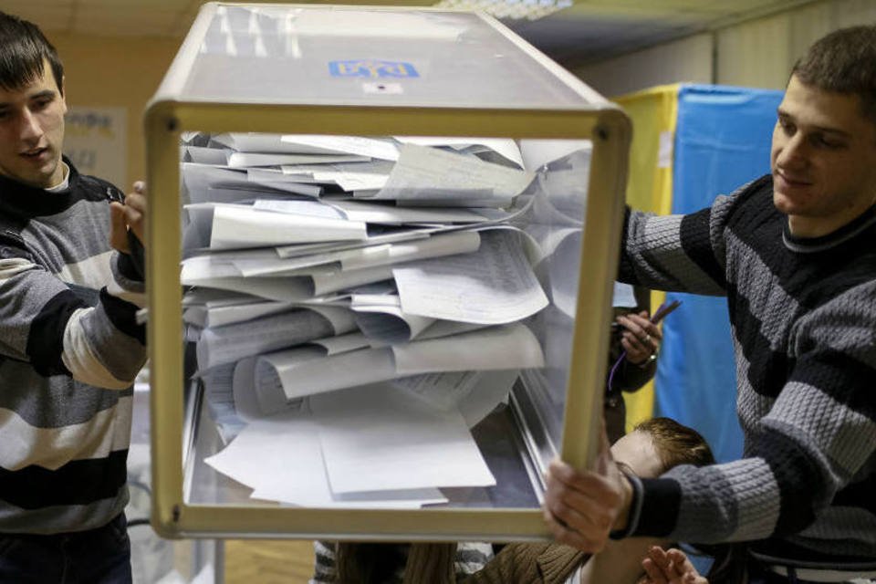 Rebeldes pró-Rússia impediram ucranianos de votar, diz Obama