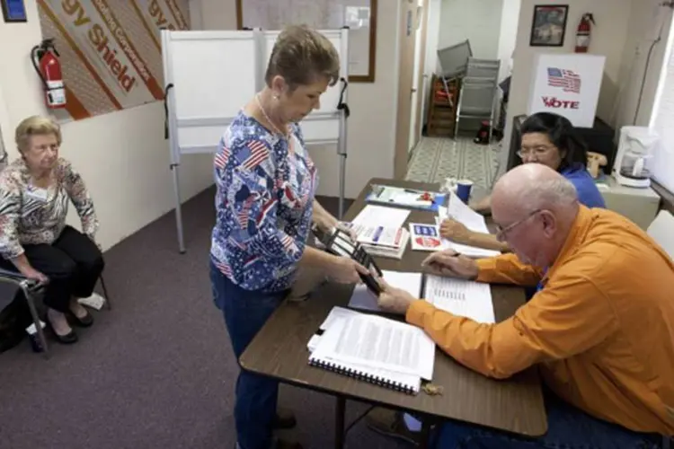 
	Eleitores votam na Fl&oacute;rida: em Palm Beach, uma das m&aacute;quinas estava funcionando mal
 (Getty Images)
