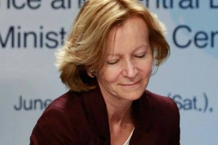 Elena Salgado, ministra da Economia da Espanha, quer maior coordenação na zona do euro (Chung Sung-Jun/Getty Images)