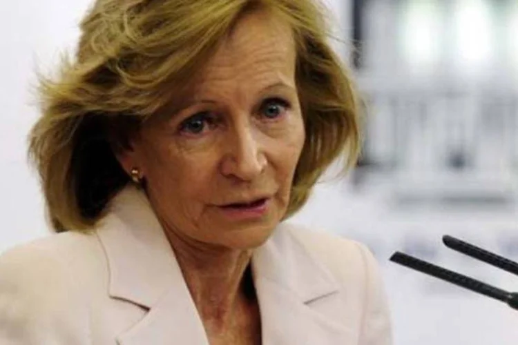 Ministra espanhola da Economia, Elena Salgado: "É urgente que se elimine o quanto antes esta instabilidade nos mercados de dívidas"  (AFP/Arquivo)