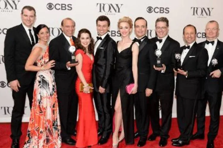Elenco do musical "A Gentleman's Guide to Love and Murder" (Andrew H. Walker/AF`P)