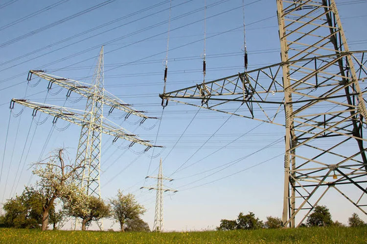 
	Eletricidade: o calor deste m&ecirc;s tem batido recordes sucessivos
 (AiramO/ThinkStock)