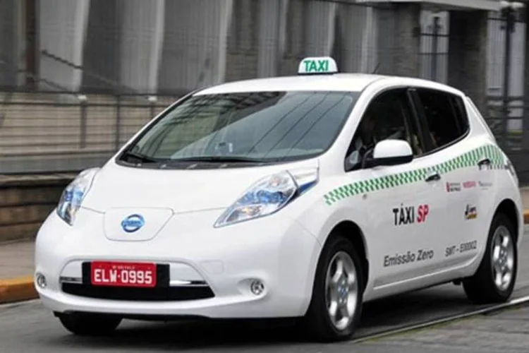 
	Nissan Leaf: o Nissan Leaf &eacute; o mais vendido de sua categoria no mundo inteiro, com 50 mil unidades, e suas baterias t&ecirc;m uma autonomia de 160 quil&ocirc;metros.
 (Divulgação)