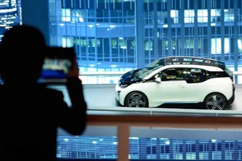 China elimina impostos sobre carros elétricos