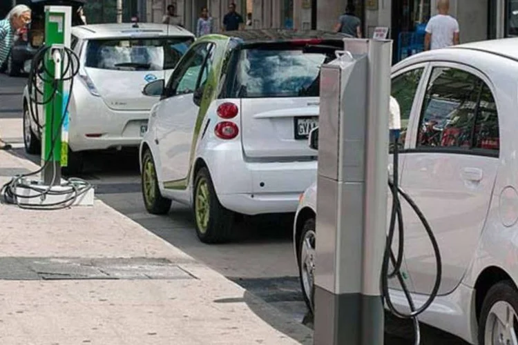 Carros elétricos (Wikimedia Commons/Wikimedia Commons)