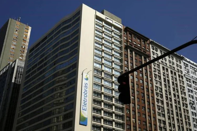 
	Sede da Eletrobras: empresa diz que s&oacute; negocia sal&aacute;rios se empregados voltarem ao trabalho
 (REUTERS/Pilar Olivares)