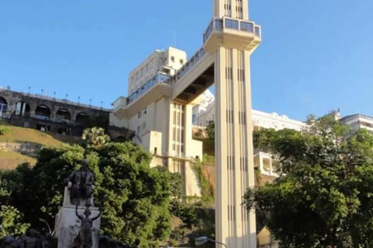 
	Elevador Lacerda, ponto tur&iacute;stico da capital baiana: em um m&ecirc;s, cidade registrou 678 roubos
 (Creative Commons/Divulgação)