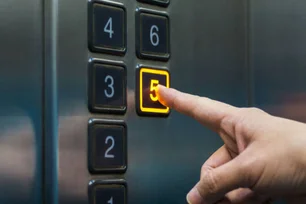 Imagem referente à matéria: O condomínio pode limitar o uso do elevador social apenas para moradores?