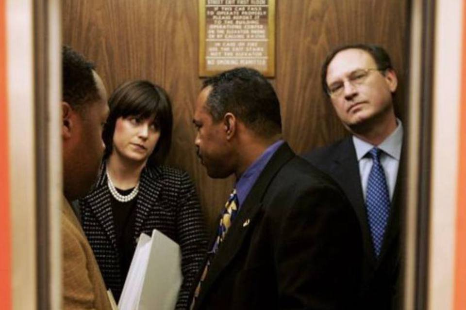 5 tipos de conversas proibidas no elevador do trabalho