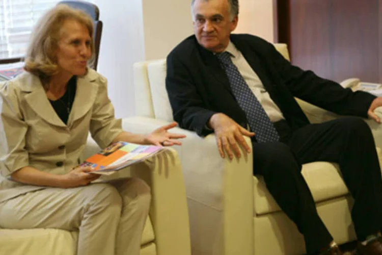 A prefeita Elisa Costa (esquerda), de Governador Valadares, em MG, é uma das 512 mulheres que comandam municípios brasileiros (.)