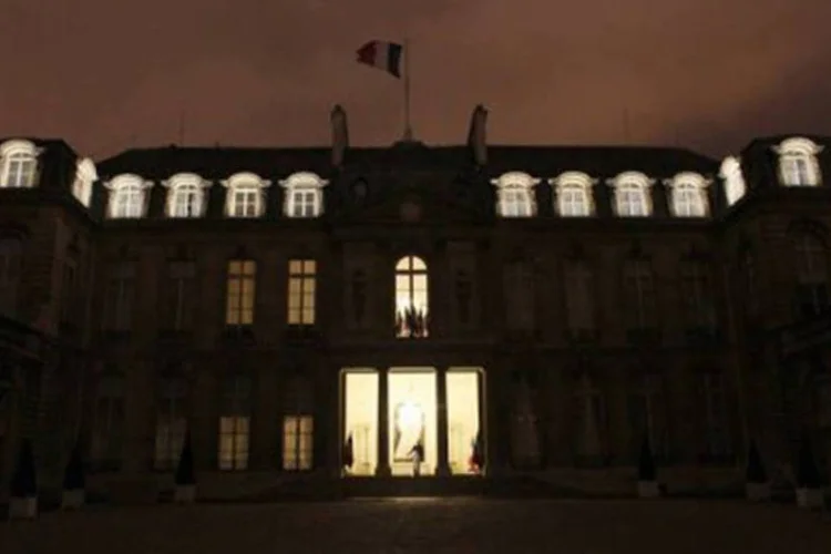 
	Algumas das pris&otilde;es foram feitas junto ao pal&aacute;cio do Eliseu
 (Thomas Samson/AFP)