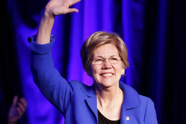 Elizabeth Warren: o encontro nesta sexta alimentou os rumores de que a senadora pode estar sendo cogitada como companheira de chapa de Hillary (Yuri Gripas / Reuters)