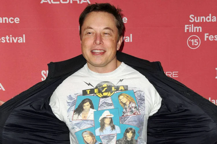 
	Elon Musk, dono da Tesla: plano de fabricar 93.600 carros em 2016
 (Lily Lawrence / Stringer / Getty Images)