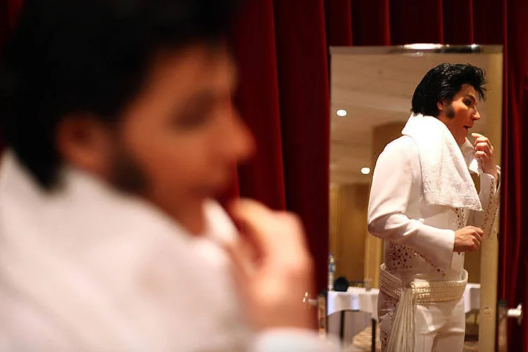 
	S&oacute;sia de Elvis: mortas, as celebridades n&atilde;o podem fazer as diabruras que atormentaram seus assessores no passado
 (Peter Macdiarmid/Staff)