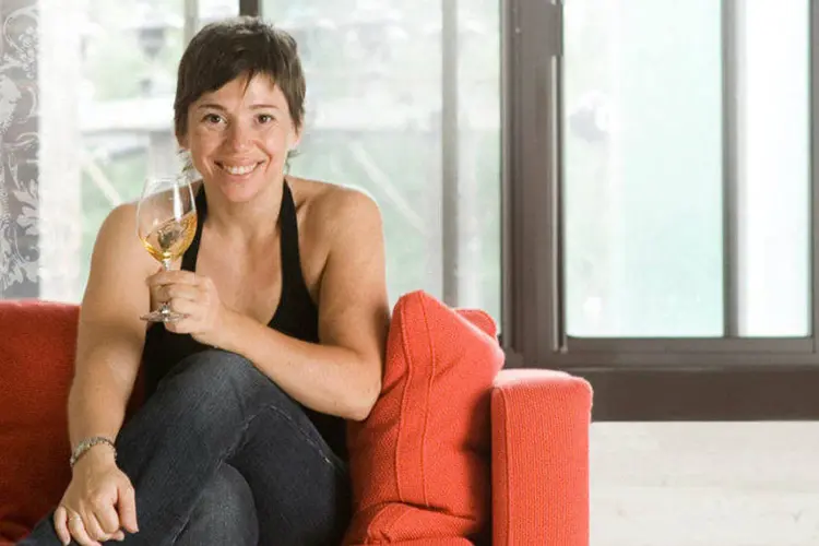 Élyse Lambert, aprovada como mestra sommelier: “eu comecei como garçonete. Um MS depois de meu nome é importante para mim" (Reprodução/elyselambert.com)