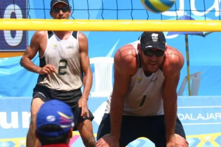 No masculino, a dupla formada pelos brasileiros Emanuel, campeão olímpico em 2004, e Alison, é a atual campeã mundial  (Luiz Pires/VIPCOMM)