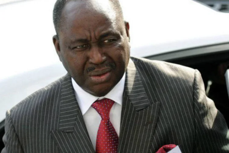 
	O presidente centro-africano, Fran&ccedil;ois Boziz&eacute;, pediu &agrave; Fran&ccedil;a e aos EUA que o ajudem a deter o avan&ccedil;o dos rebeldes da coaliz&atilde;o Seleka, que chegaram a Bangui
 (©afp.com / John Thys)