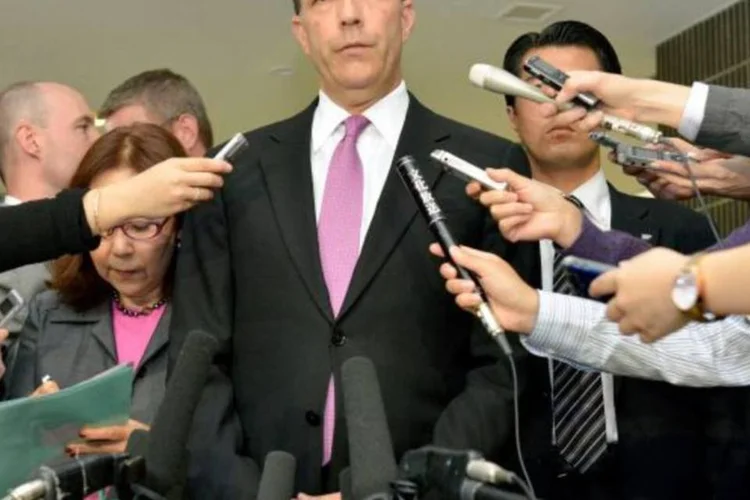 Embaixador americano no Japão,  John Roos dá depoimento depois de conversas com autoridades japonesas (Kyodo/Reuters)
