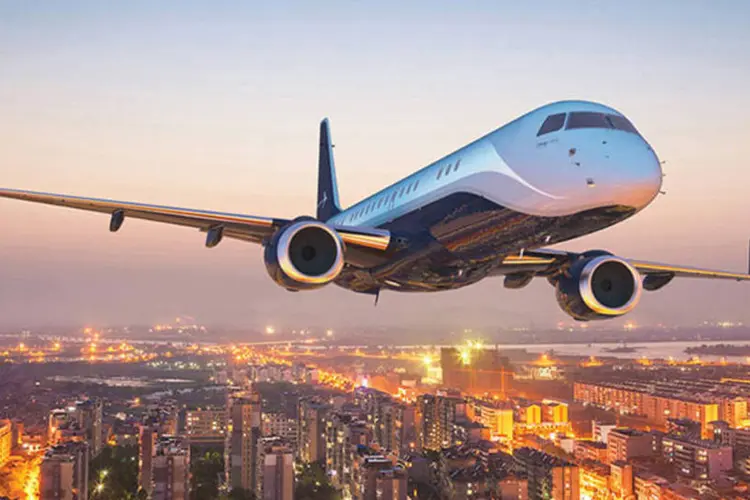 
	A Embraer revisou para baixo sua estimativa de receita l&iacute;quida em 2015
 (Divulgação/Embraer)