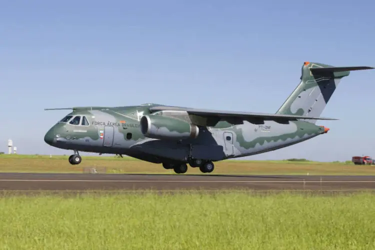 KC-390, da Embraer: até agora, avião vinha passando por simulações e testes em solo (Divulgação/Embraer)