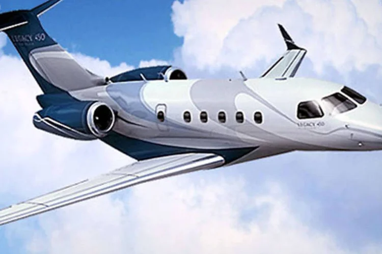 O jato executivo Legacy 450, da Embraer (Embraer/Divulgação)