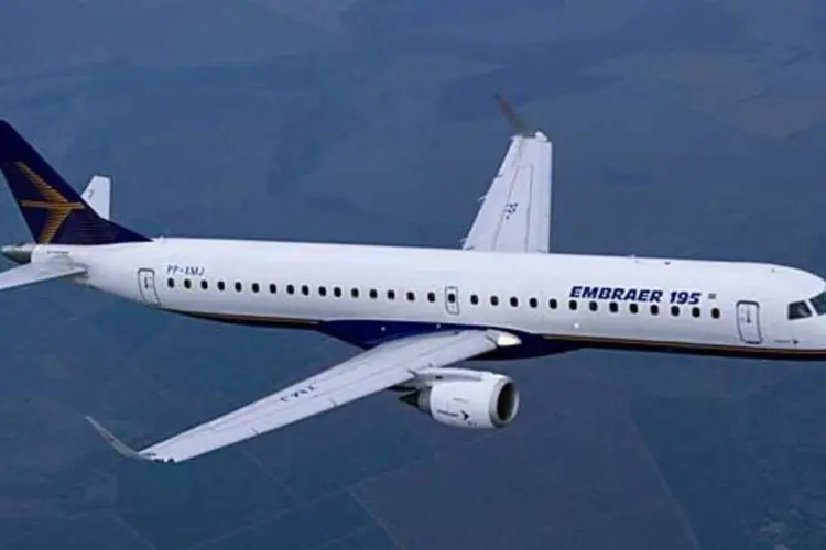 Embraer 195: Empresa estuda remodelar avião para transportar até 130 passageiros e concorrer com Boeing e Airbus (.)