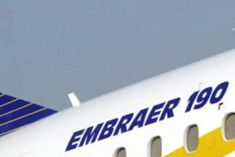 A Embraer está atenta à negociação de sindicatos de companhias aéreas norte-americanas, entre elas Delta e American Airlines (Leon Neal/AFP)