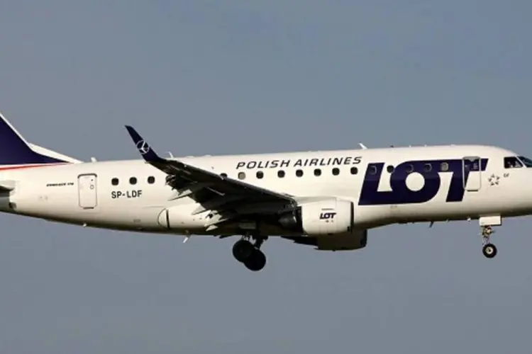 
	Embraer E170, da Polish Airlines: dever&atilde;o ser entregues jatos de 70 a 130 assentos&nbsp;
 (Reprodução/Wikipedia)