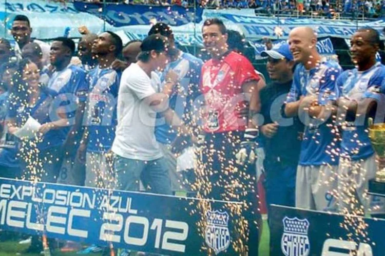 
	Jogadores do Emelec: segundo o presidente da equipe equatoriana, Nassib Neme, esta situa&ccedil;&atilde;o gera&nbsp;&quot;inc&ocirc;modo e preocupa&ccedil;&atilde;o&quot;.
 (Divulgação)