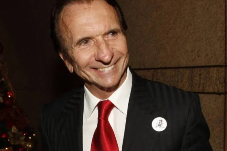 
	Emerson Fittipaldi: oficiais apreenderam at&eacute; o carro n&uacute;mero 20 da Patrick, com o qual o piloto foi campe&atilde;o das 500 milhas de Indian&aacute;polis em 1989.
 (Thiago Bernardes/Contigo)