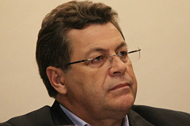 
	Em&iacute;dio de Souza: al&eacute;m disso, os bens de dois ex-secret&aacute;rios do PT tamb&eacute;m foram bloqueados
 (Oswaldo Corneti/ Fotos Públicas)