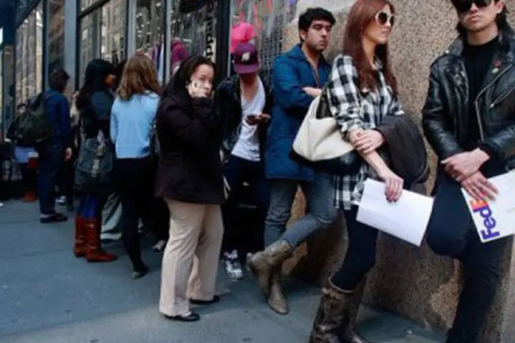 Fila de desempregados nos EUA: retomada é insuficiente para diminuir o número de pessoas sem trabalho (Mario Tama/Getty Images/AFP)