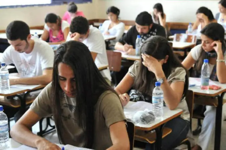 Enade: o objetivo do exame é avaliar o conhecimento dos estudantes do último ano dos cursos de graduação (José Cruz/ABr)