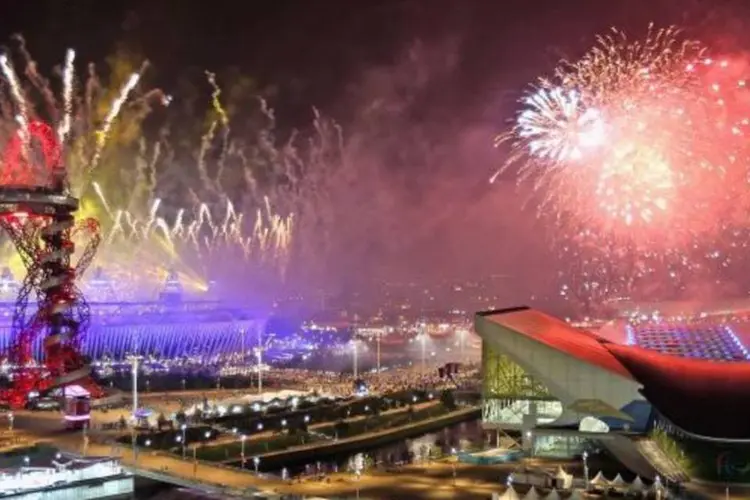 Os Jogos Paralímpicos tiveram um encerramento marcante com fogos notáveis nos céus (Dan Kitwood/Getty Images)