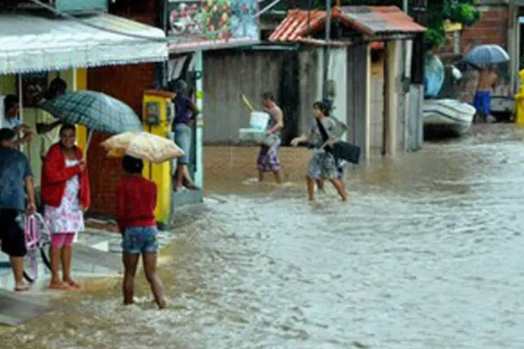 Enchente em Angra dos Reis: ontem, choveu forte na cidade, a partir do final da tarde, causando estragos em toda a cidade (Divulgação/Prefeitura de Angra dos Reis)