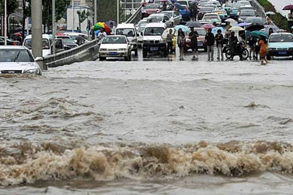 A ira da temporada de enchentes na China, em imagens