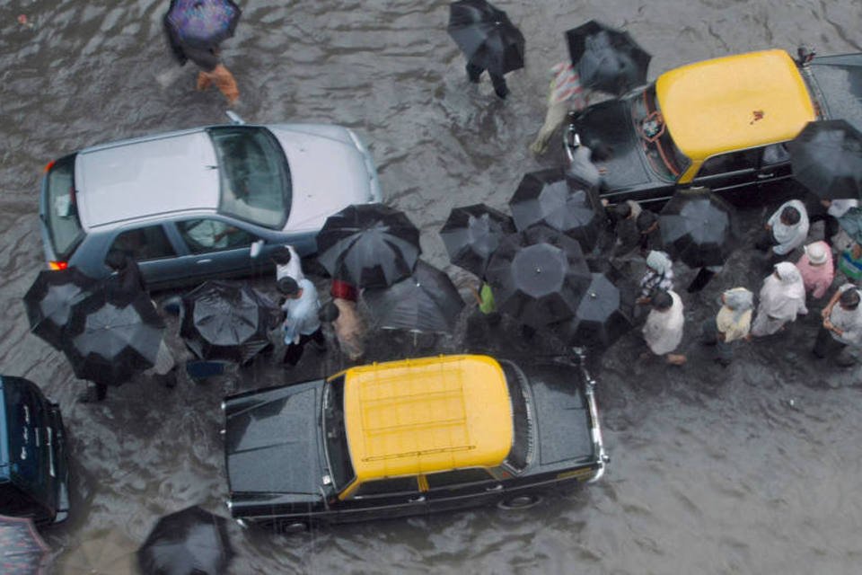 Fortes chuvas no sul da Índia deixam 32 pessoas mortas