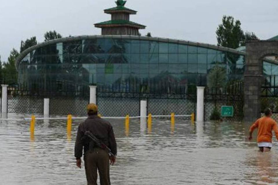 Estado indiano pede ajuda após inundações que mataram 169