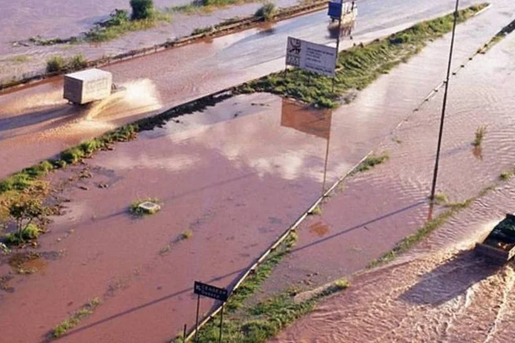 Enchente em São Paulo: RS, ES e PI tiveram a maior proporção de afetados pelo clima (Nellie Solitrenick/VEJA)