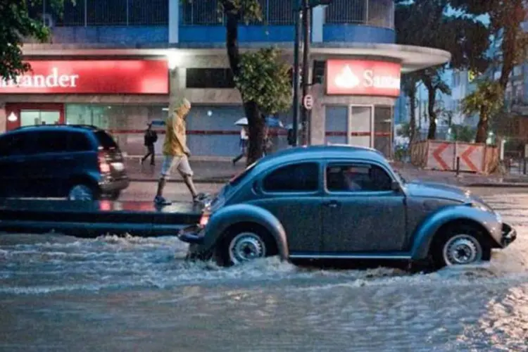 Enchente no Rio de Janeiro: protótipos do sistema estão instalados e testados em São Carlos, interior de São Paulo (Rodrigo Esper/Wikimedia Commons)